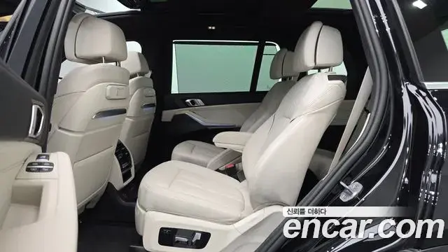 BMW X7 2025 — Фото 12/20