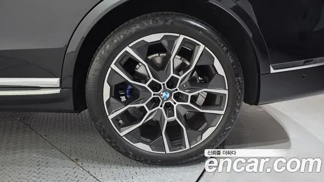 BMW X7 2025 — Şəkil 30/34