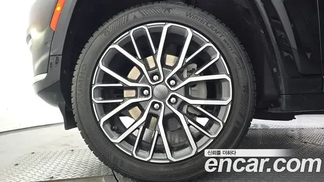 Jeep Grand Cherokee 2022 — Şəkil 34/35