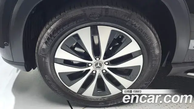 Mercedes-Benz GLE-Class 2023 — Photo 20/38