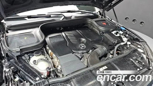 Mercedes-Benz GLE-Class 2023 — Photo 3/38