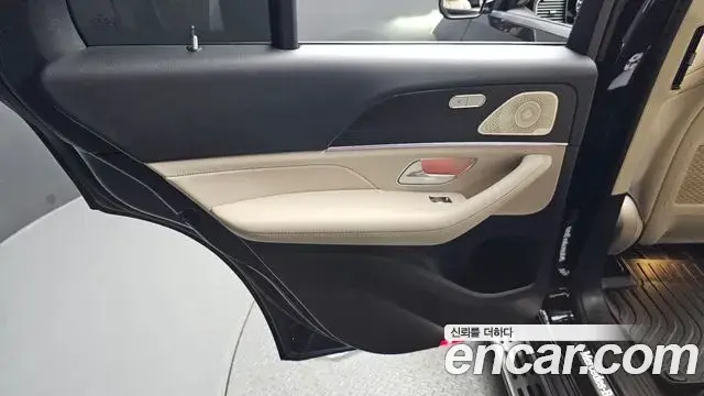 Mercedes-Benz GLE-Class 2023 — Photo 19/38