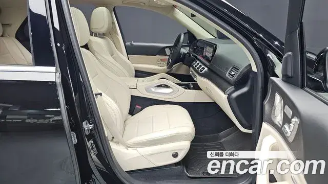Mercedes-Benz GLE-Class 2023 — Photo 8/38