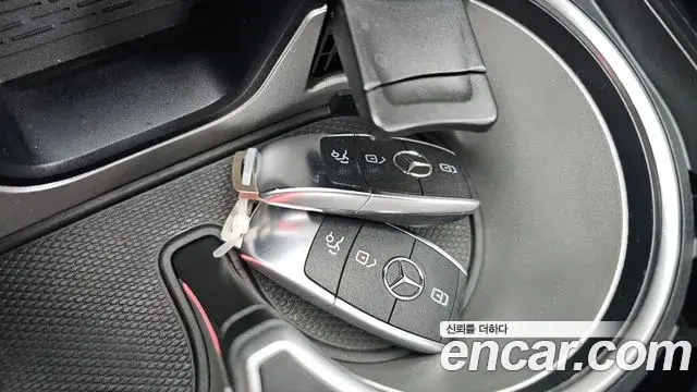 Mercedes-Benz GLE-Class 2023 — Photo 14/38