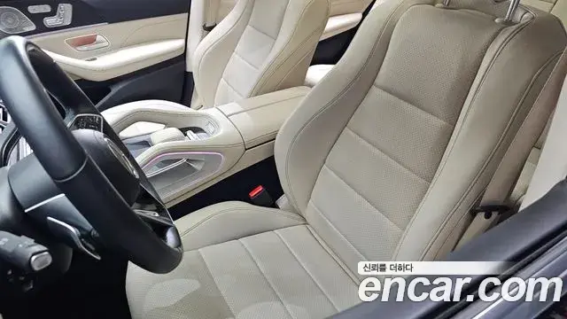 Mercedes-Benz GLE-Class 2023 — Photo 9/38