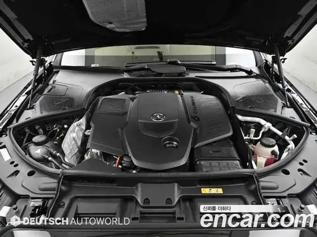 Mercedes-Benz S-Class 2025 — Photo 17/20