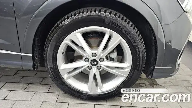 Audi Q3 2022 — ფოტო 13/32