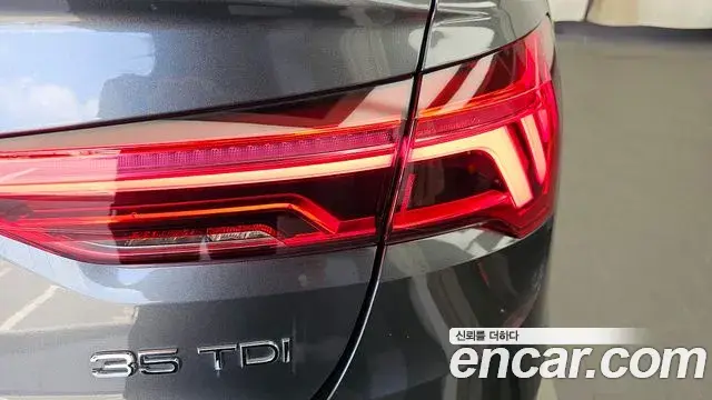 Audi Q3 2022 — ფოტო 5/32
