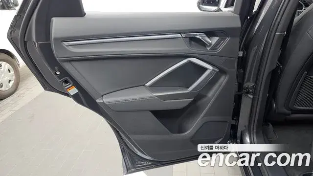 Audi Q3 2022 — ფოტო 7/32
