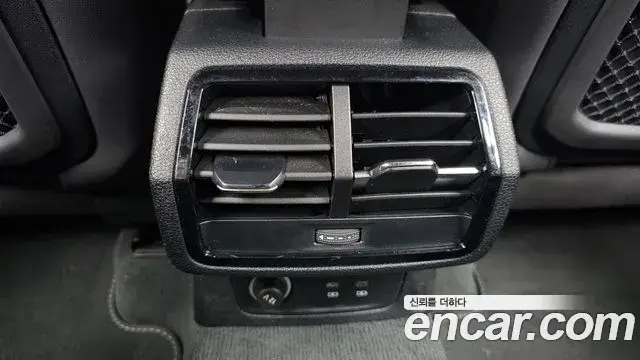 Audi Q3 2022 — ფოტო 23/32