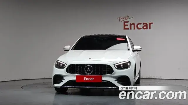 Mercedes-Benz E-Class 2023 — Photo 3/20
