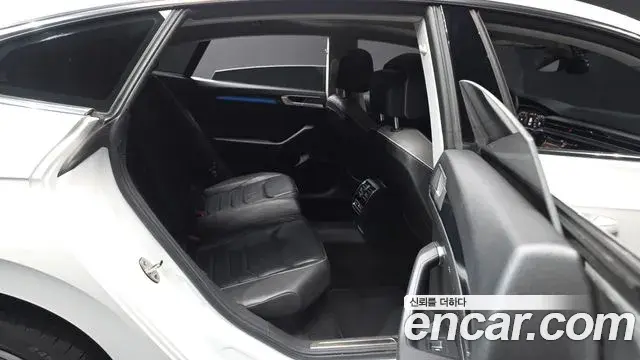 Volkswagen Arteon 2022 — Şəkil 32/35