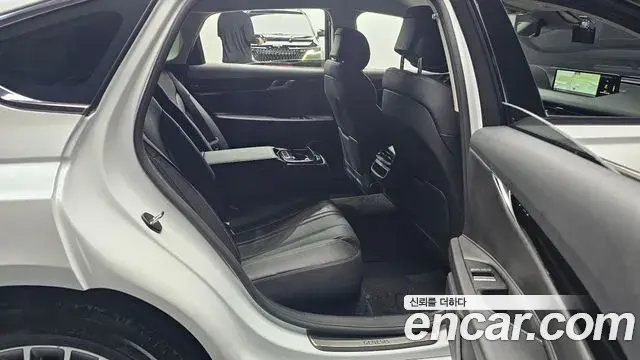 Genesis G80 2023 — Şəkil 31/31