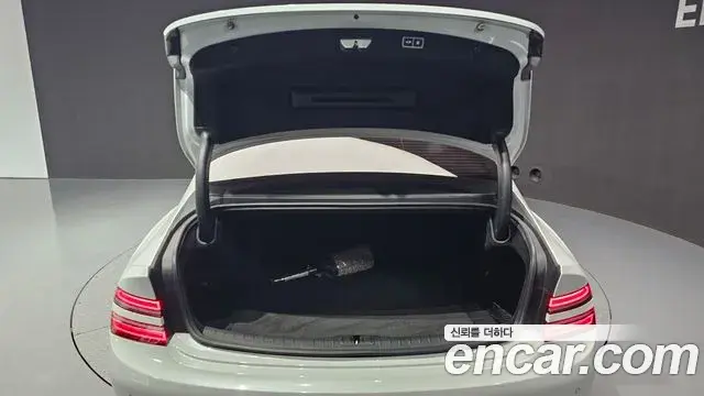 Genesis G80 2023 — Şəkil 17/31