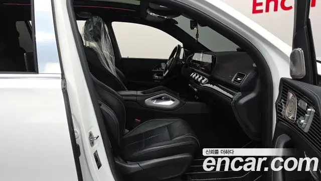 Mercedes-Benz GLS-Class 2021 — Photo 33/41