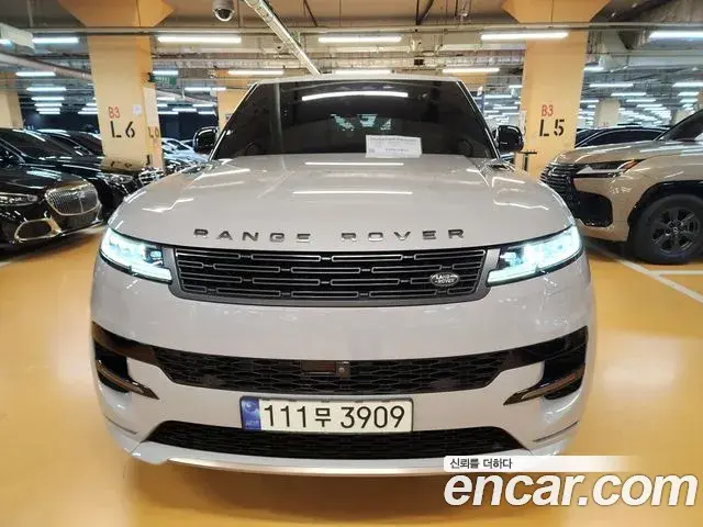 Land Rover Range Rover Sport 2023 — Photo 16/19