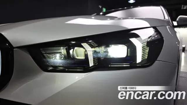 BMW 5 Series 2025 — ფოტო 21/33