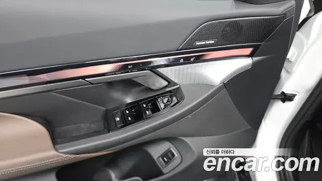 BMW 5 Series 2025 — ფოტო 18/33