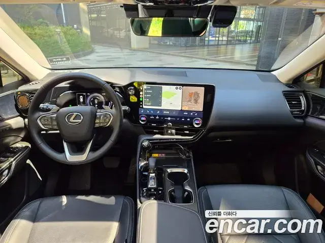 Lexus NX350h 2025 — Photo 6/20