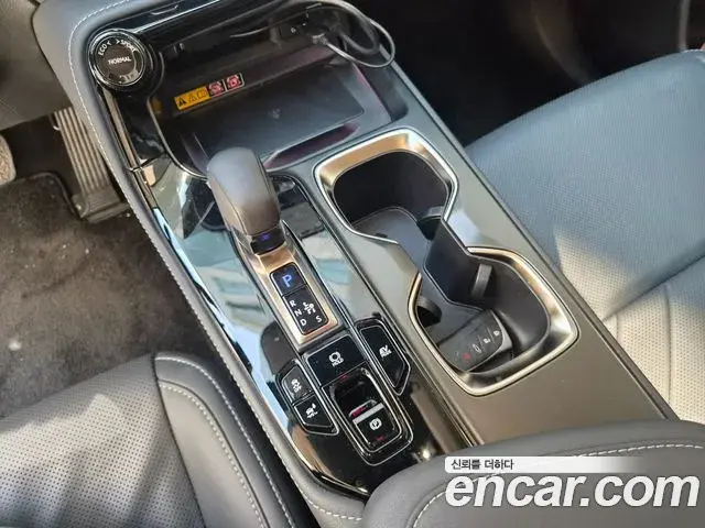 Lexus NX350h 2025 — Photo 8/20