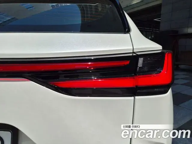 Lexus NX350h 2025 — Photo 15/20