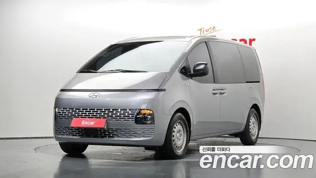 Hyundai Staria 2022 — Фото 1/20