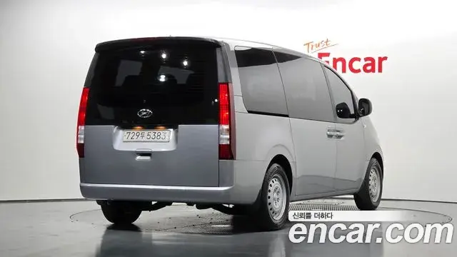 Hyundai Staria 2022 — Фото 2/20