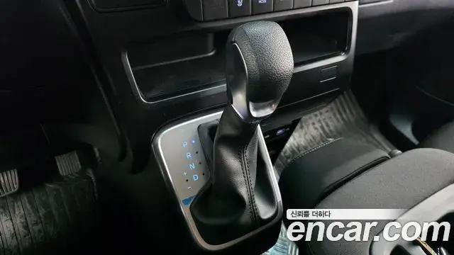 Hyundai Staria 2022 — Фото 9/20
