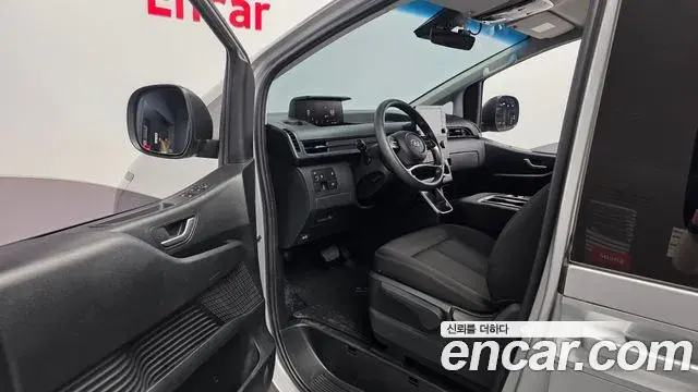 Hyundai Staria 2022 — Фото 10/20