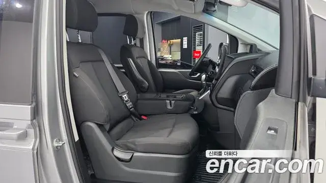 Hyundai Staria 2022 — Фото 11/20