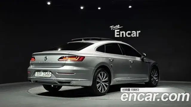Volkswagen Arteon 2019 — ფოტო 15/20