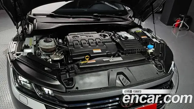 Volkswagen Arteon 2019 — ფოტო 19/20