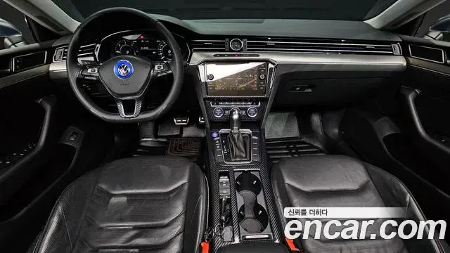 Volkswagen Arteon 2019 — ფოტო 18/20