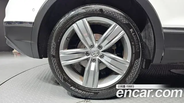 Volkswagen Tiguan 2018 — Şəkil 4/20