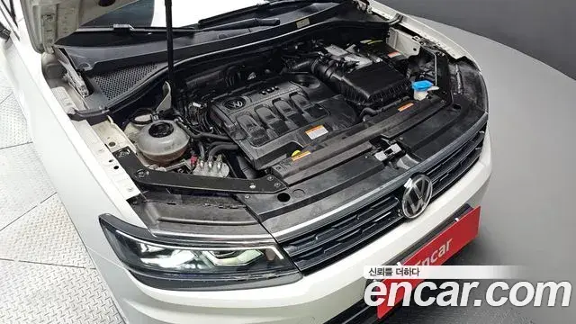 Volkswagen Tiguan 2018 — Şəkil 1/20