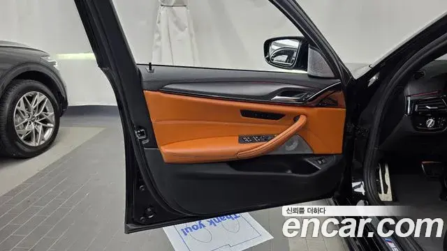 BMW M5 2019 — ფოტო 33/34