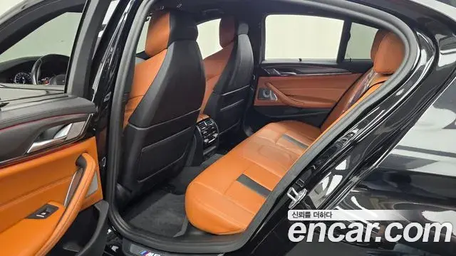 BMW M5 2019 — ფოტო 31/34