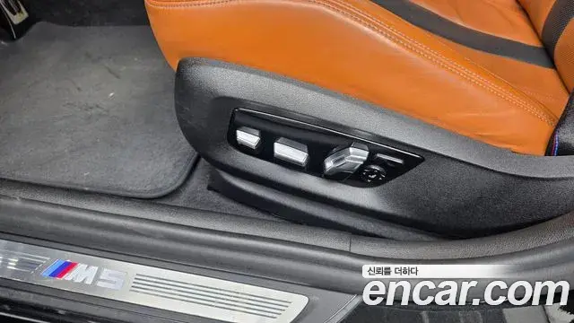 BMW M5 2019 — ფოტო 24/34