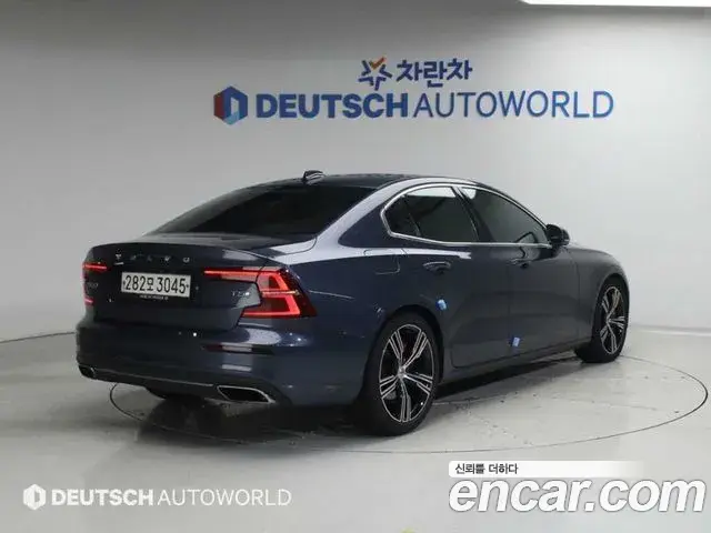 Volvo S60 2019 — ფოტო 10/19