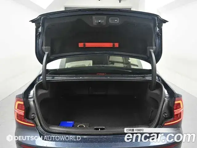 Volvo S60 2019 — ფოტო 5/19