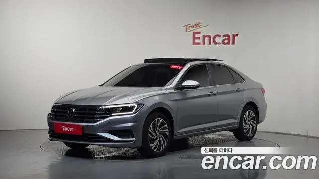 Volkswagen Jetta 2021 — Photo 6/37