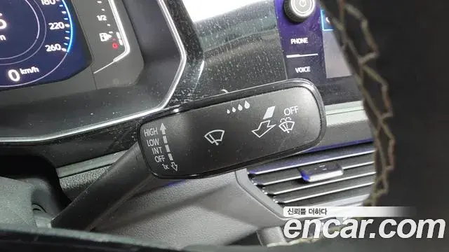 Volkswagen Jetta 2021 — Photo 24/37