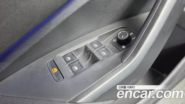 Volkswagen Jetta 2021 — Photo 25/37