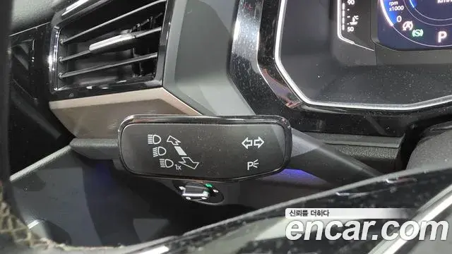 Volkswagen Jetta 2021 — Photo 17/37
