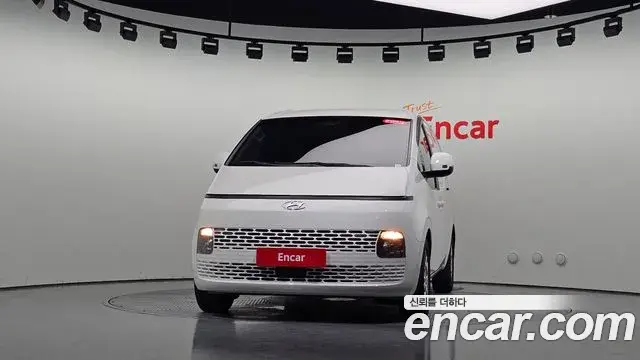 Hyundai Staria 2021 — Фото 3/20
