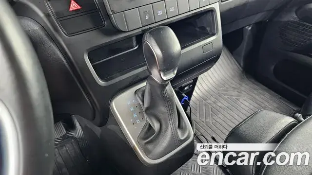 Hyundai Staria 2021 — Фото 9/20