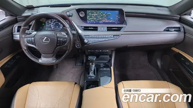 Lexus ES300h 2021 — Şəkil 23/30