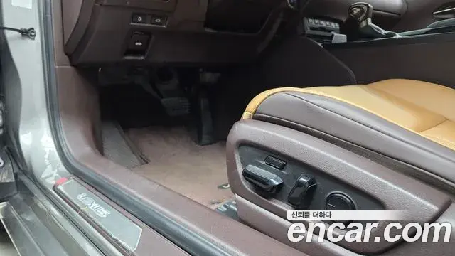 Lexus ES300h 2021 — Şəkil 13/30