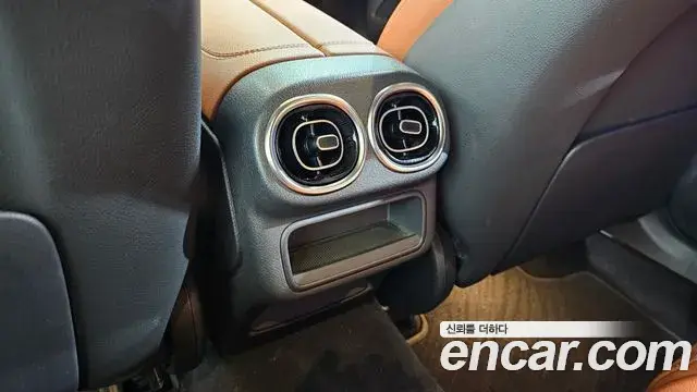 Mercedes-Benz GLC-Class 2023 — ფოტო 4/33