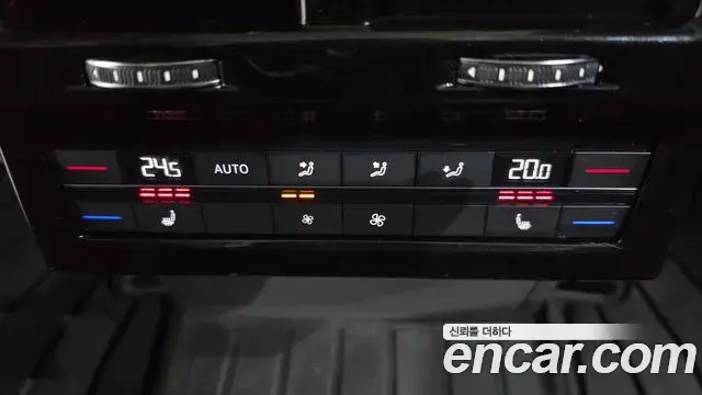 Volkswagen Touareg 2020 — Photo 14/20